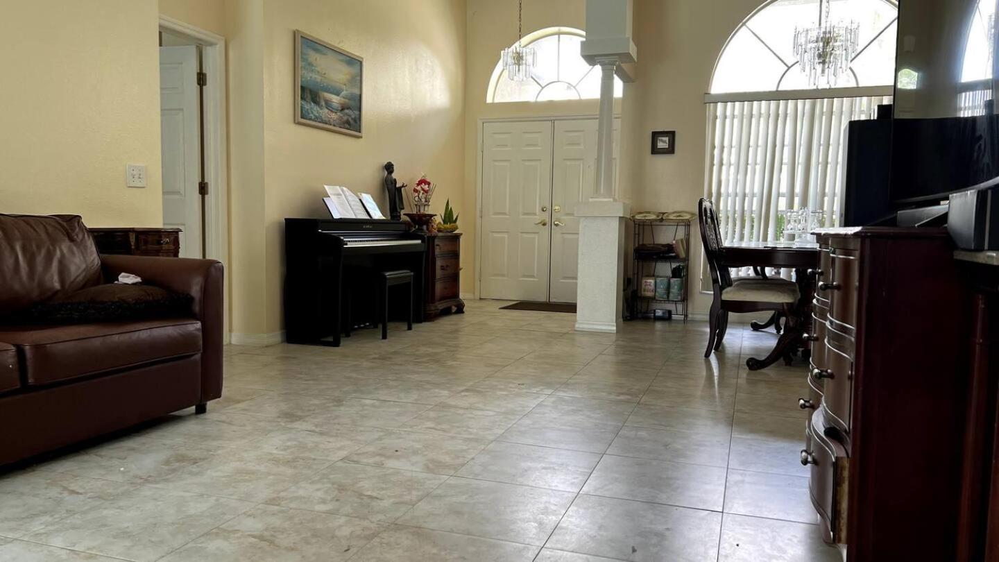 Room In Citrus Park And Carollwood, Close To The Airport & Downtown Tampa Zewnętrze zdjęcie